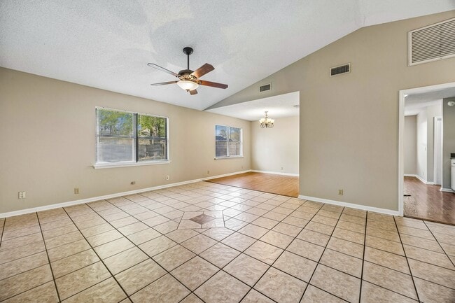 Building Photo - 132 Woodvalley Ct