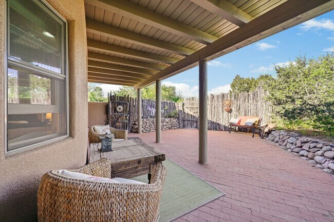 Building Photo - Furnished Museum Hill Casita