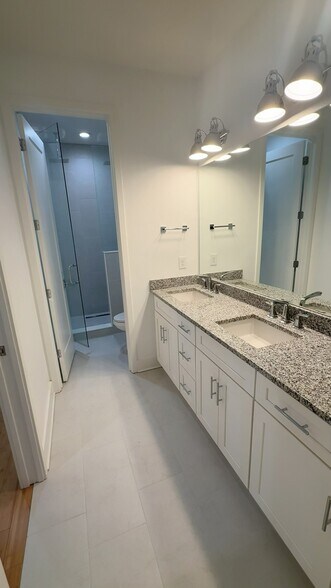 Building Photo - 946 Highland Ave