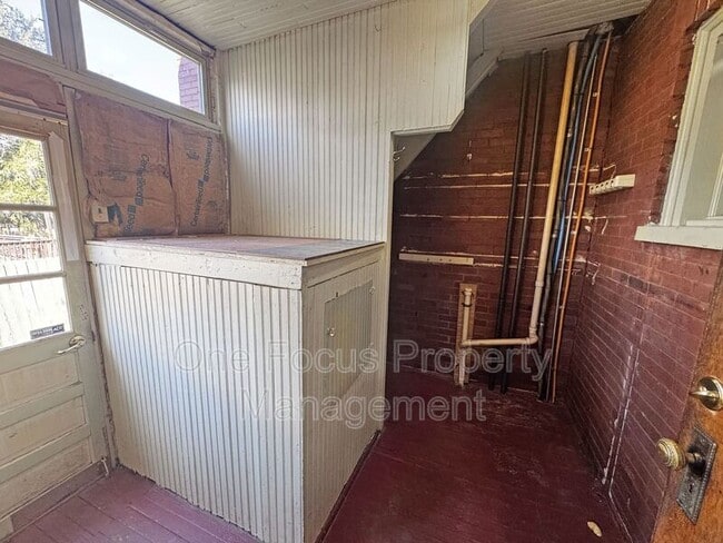 Building Photo - 95 Parkwood St