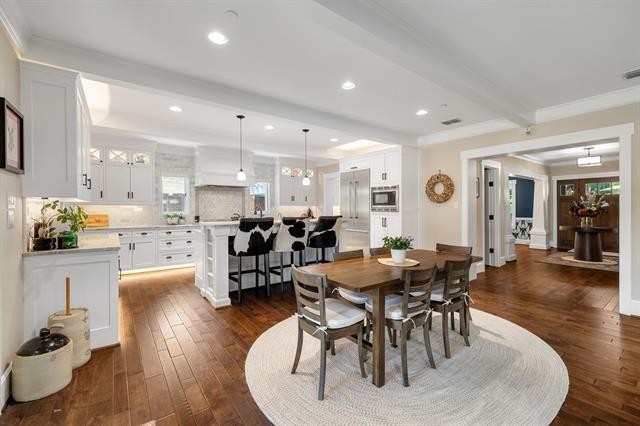 Building Photo - 6842 Merrilee Ln