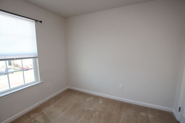 Building Photo - The Homestead- immaculate town home with c...