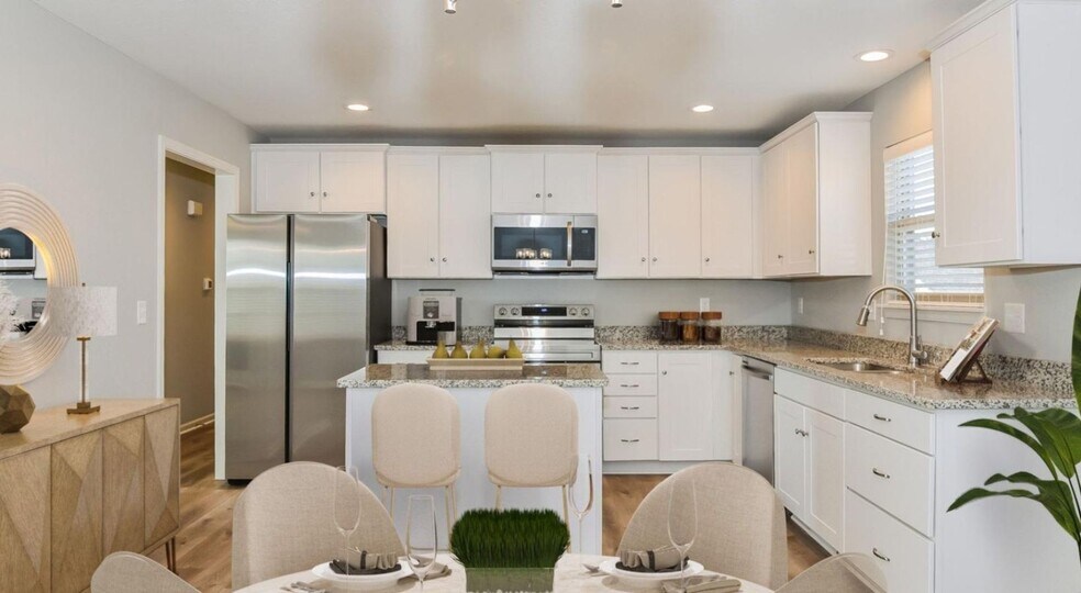 Building Photo - 707 Summer Dawn Cir