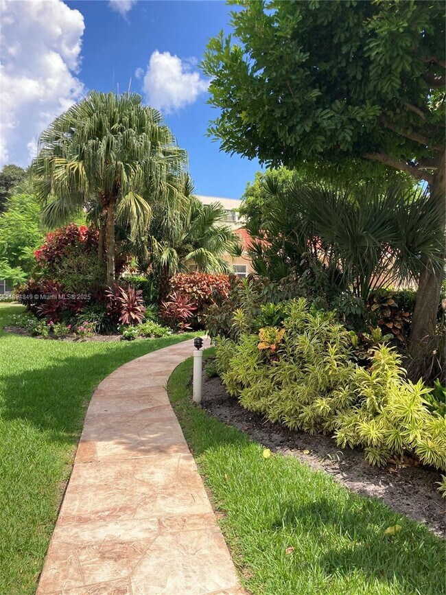 Building Photo - 1541 S Ocean Blvd