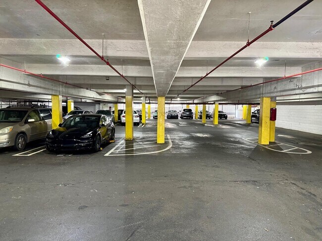 Building Photo - 620 Peachtree St NE