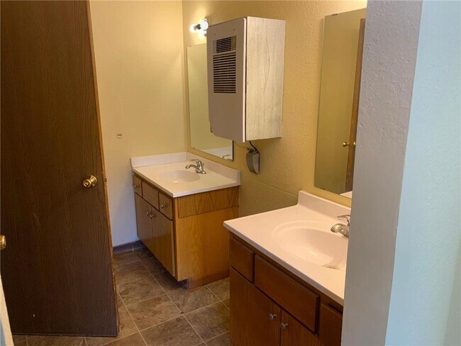 Building Photo - 1450 5th Ave S