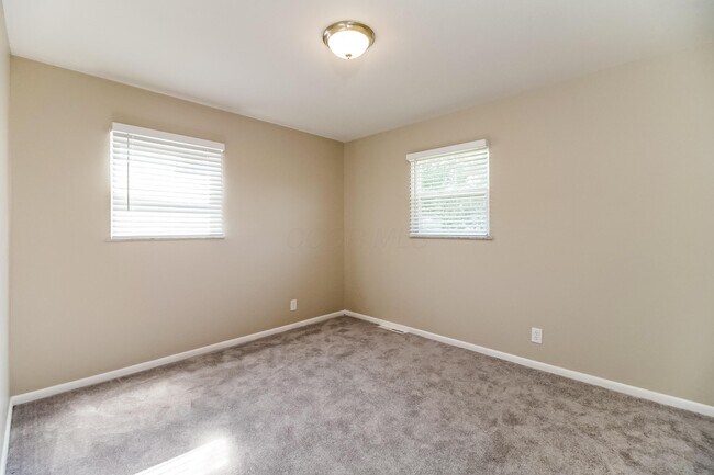 Building Photo - 3193 Elmreeb Dr