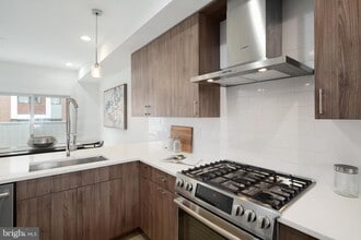 Building Photo - 322 Fairmount Ave