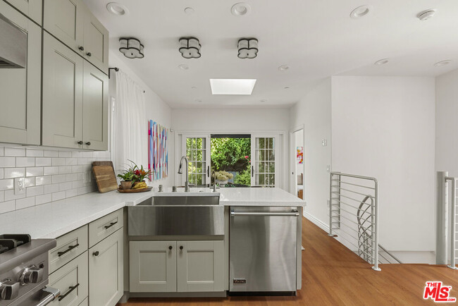 Building Photo - 8835 Betty Way