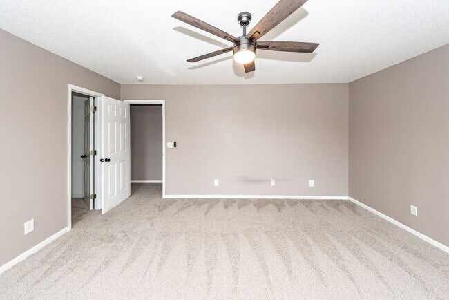 Building Photo - 5 Bedroom 2.5 Bath Home in St. James Estates - Goose Creek