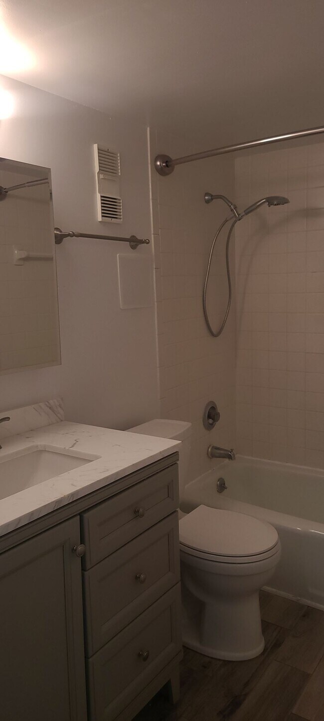 Building Photo - 1437 N Atlantic Ave