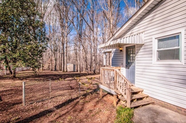 Building Photo - 1159 Camp Creek Rd
