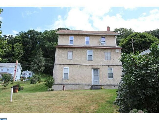 Building Photo - 906 Chestnut St