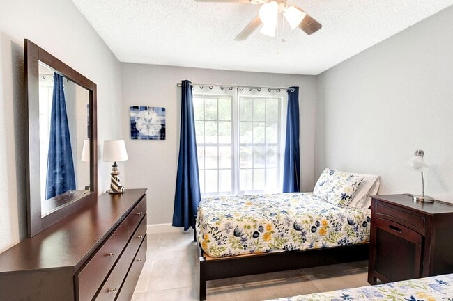 Building Photo - 9311 Longmeadow Cir