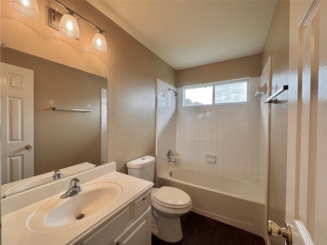 Building Photo - 8530 Regalbrook Dr