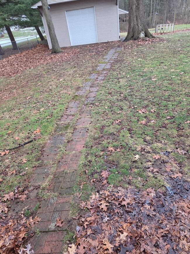 Building Photo - 8986 King Graves Rd NE