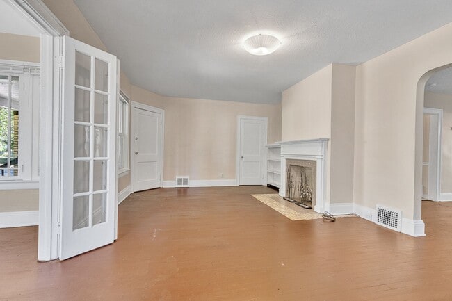 Building Photo - 3250 Berkshire Rd