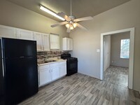 Building Photo - $300 OFF 1ST MONTH RENT IF YOU MOVE IN WIT...