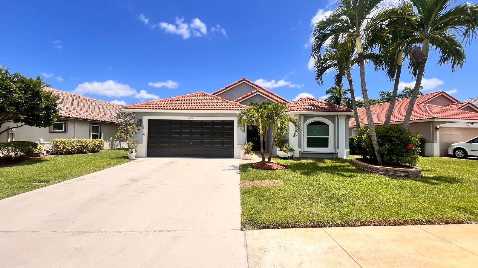 Building Photo - 1627 Oak Berry Cir