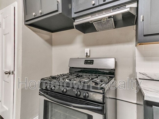 Building Photo - 220 E Jacobs Dr