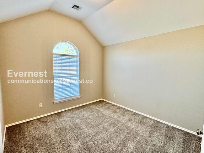 Building Photo - 1412 W 117th St S