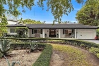 Building Photo - 1444 Mendavia Ave