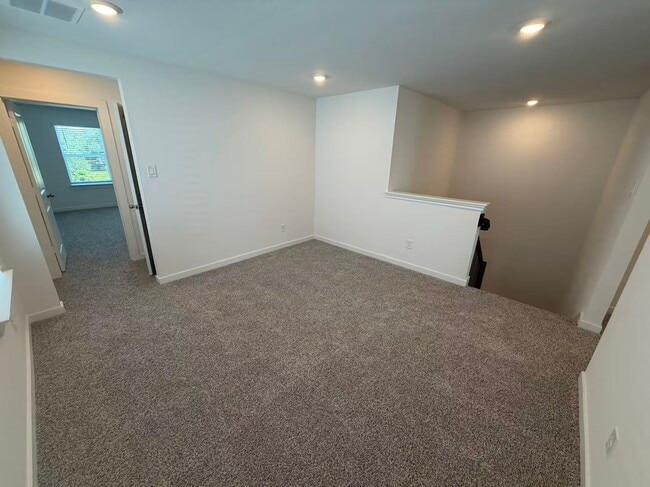 Building Photo - 28122 Meadowlark Sky Dr