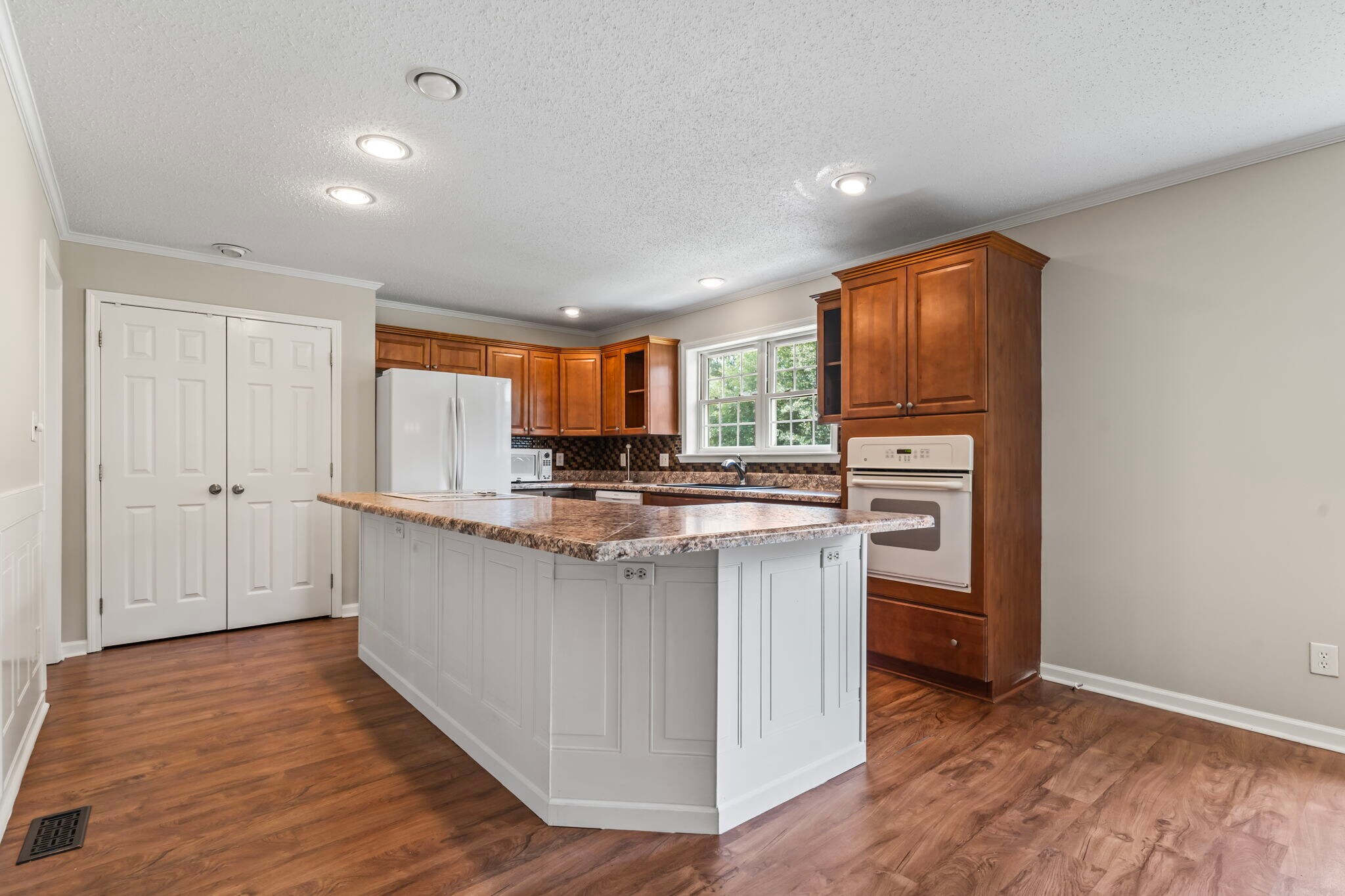 Building Photo - 257 Stone Throw Dr