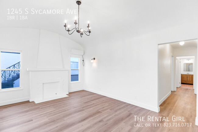 Building Photo - Charming 1-Bed, 1-Bath Art Deco Duplex Uni...