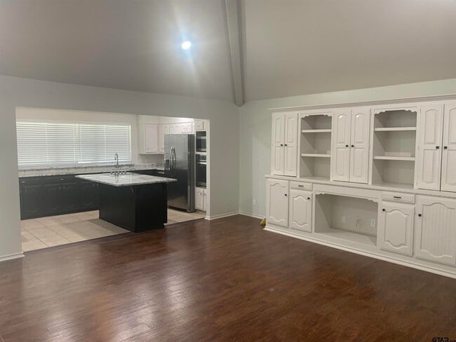 Building Photo - 614 Woodland Hills Dr