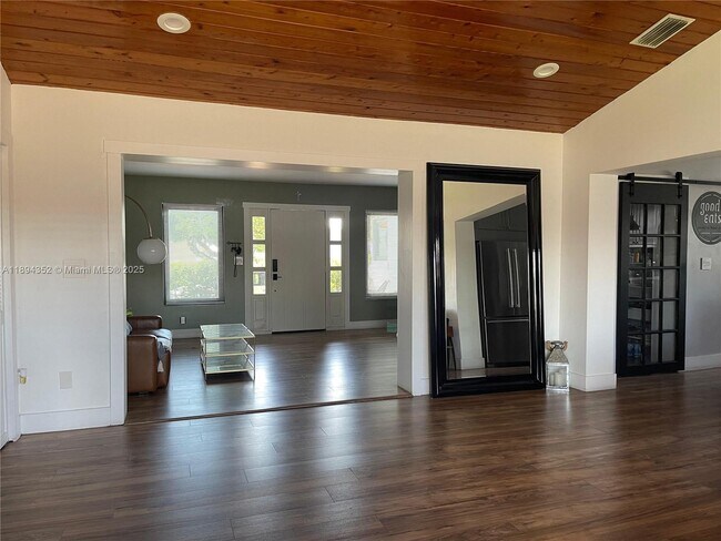 Building Photo - 8301 SW 27th Terrace