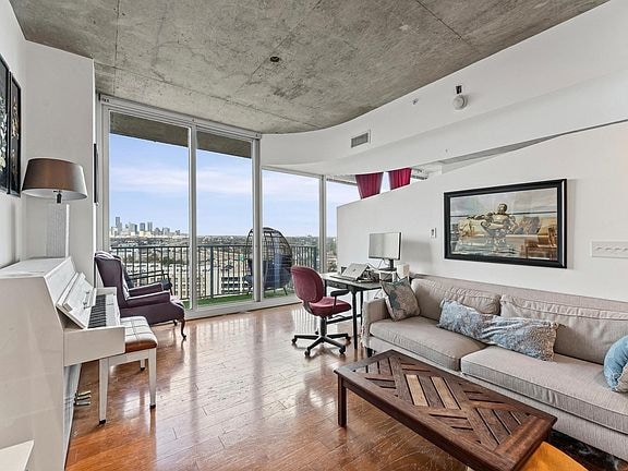 Building Photo - 5925 Almeda Rd