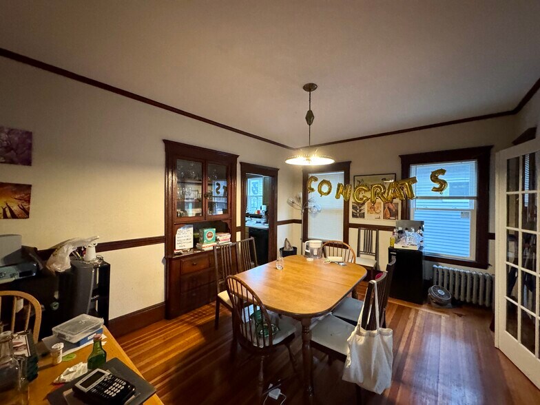 Building Photo - 195 College Ave