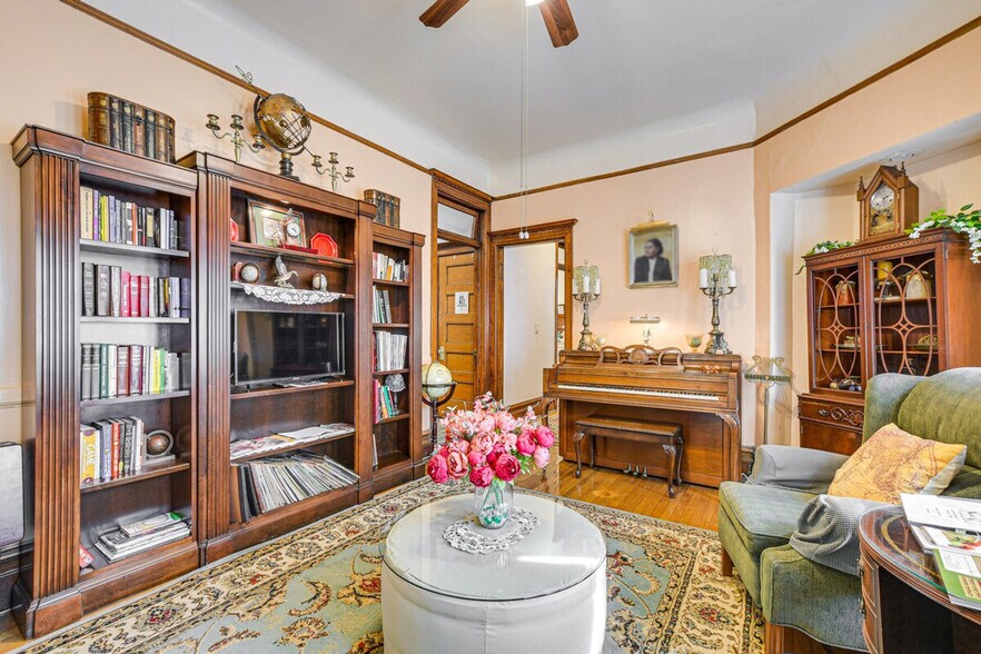 Building Photo - 3461 W Adams St