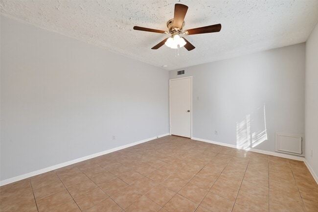 Building Photo - 2018 Windy Meadow Dr