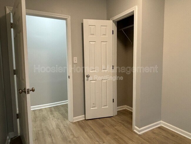 Building Photo - 1338 Barth Ave