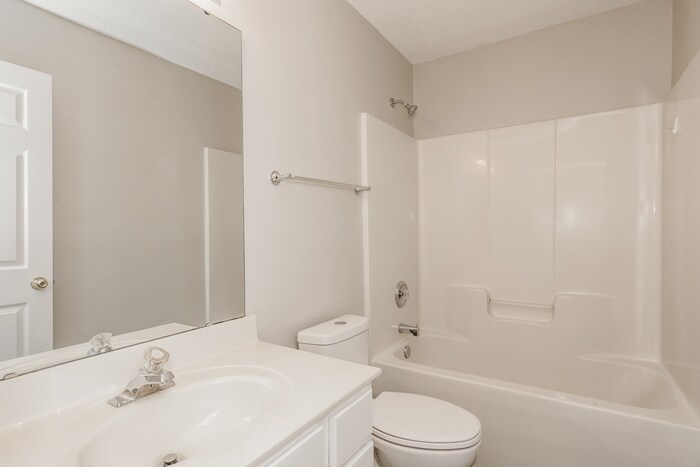 Building Photo - 525 Danfield Dr