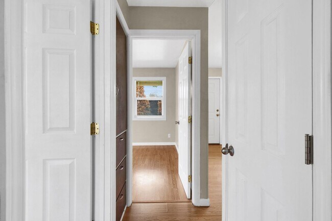 Building Photo - 1131/1133 W Ivy Ave