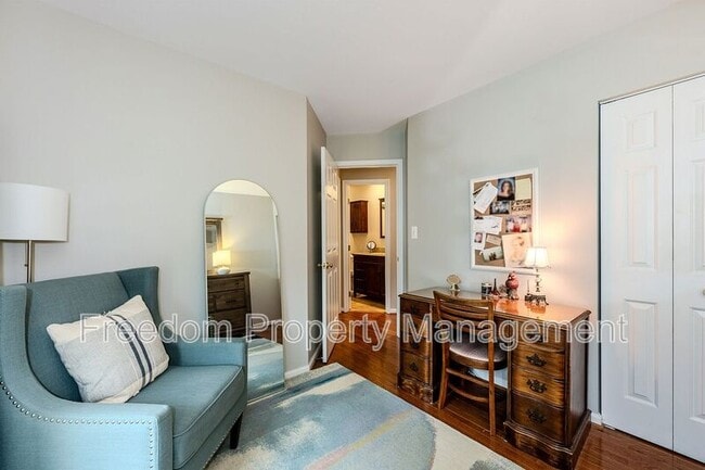 Building Photo - 9564 Basilwood Dr