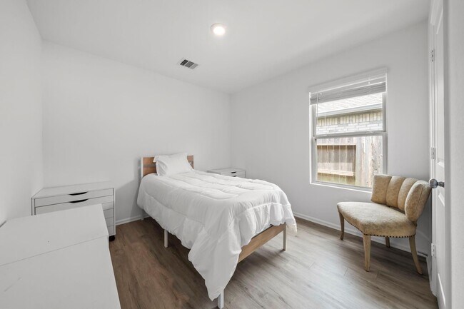 Building Photo - 18107 Rockvine Dr