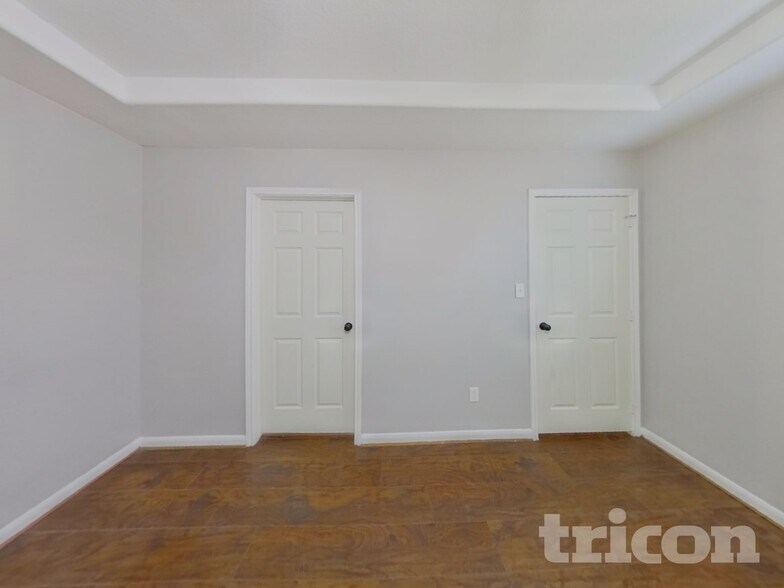 Building Photo - 10951 Royal Forest Dr