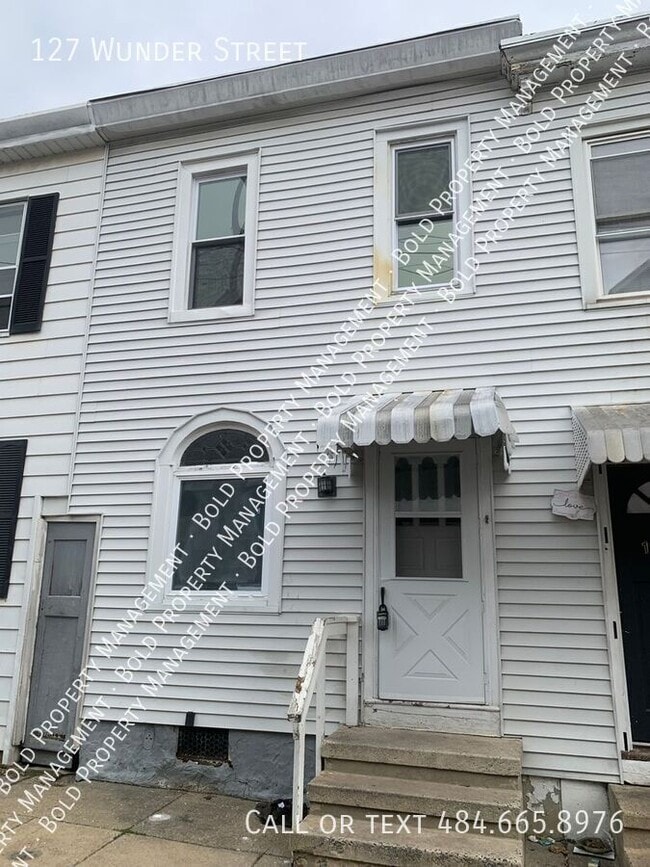 Building Photo - 127 Wunder St
