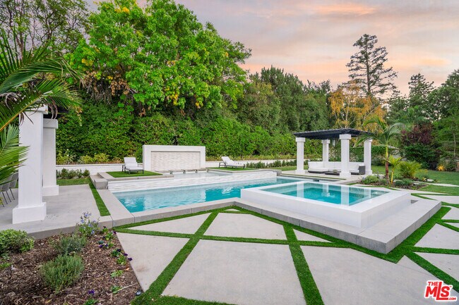 Building Photo - 4608 Westchester Dr