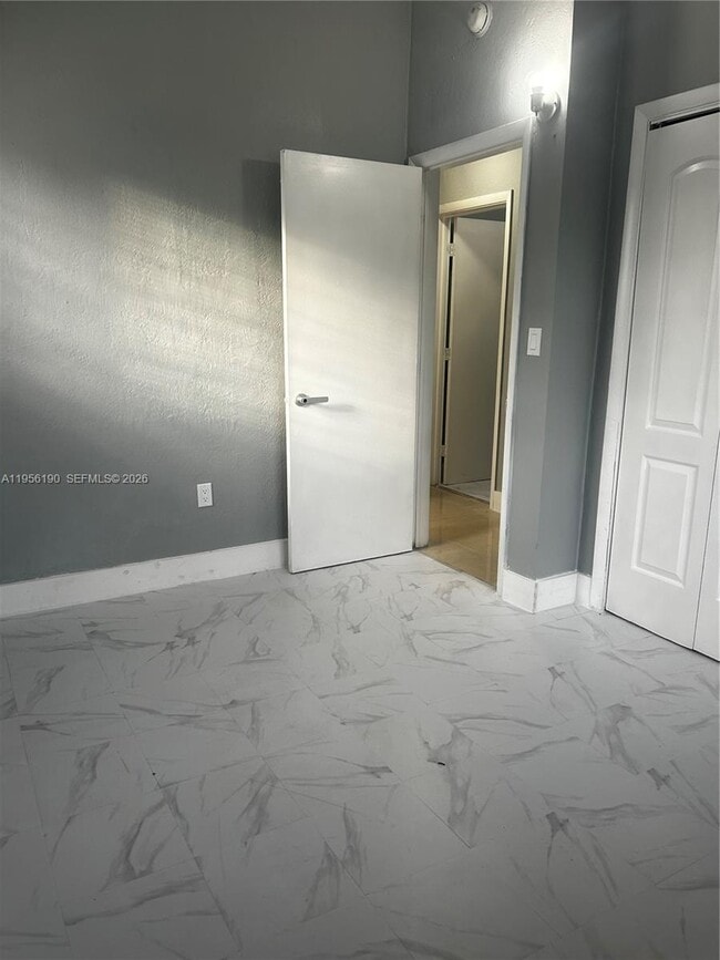 Building Photo - 3720 SW 32 Ave