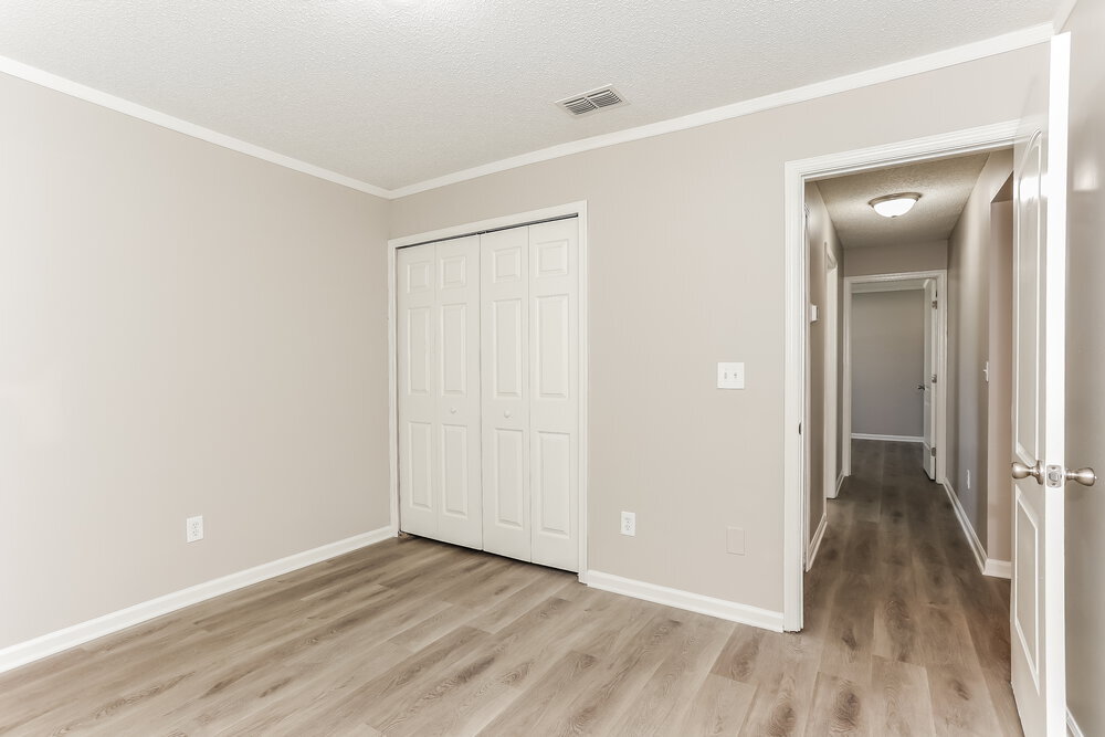 Building Photo - 857 Poydras Ln N