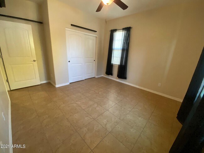 Building Photo - 9165 W Buckhorn Trail