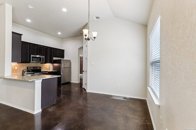 Building Photo - 219 Eugene Pass