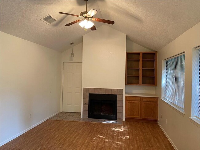 Building Photo - 11901 Swearingen Dr