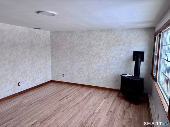 Building Photo - 160 Aimes Dr