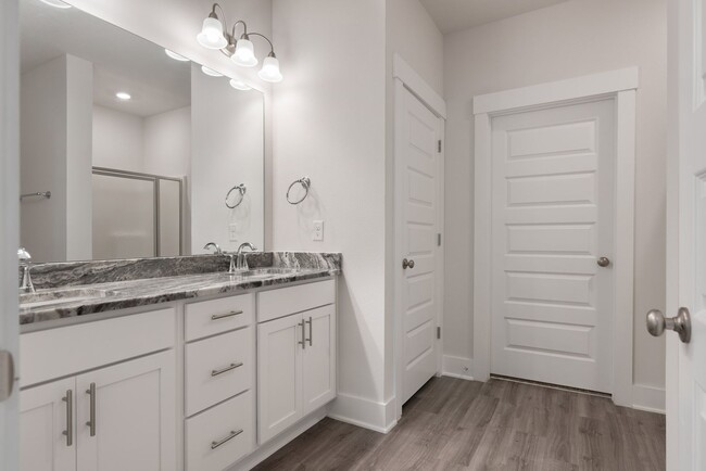 Building Photo - Beautiful 3-Bedroom Townhome